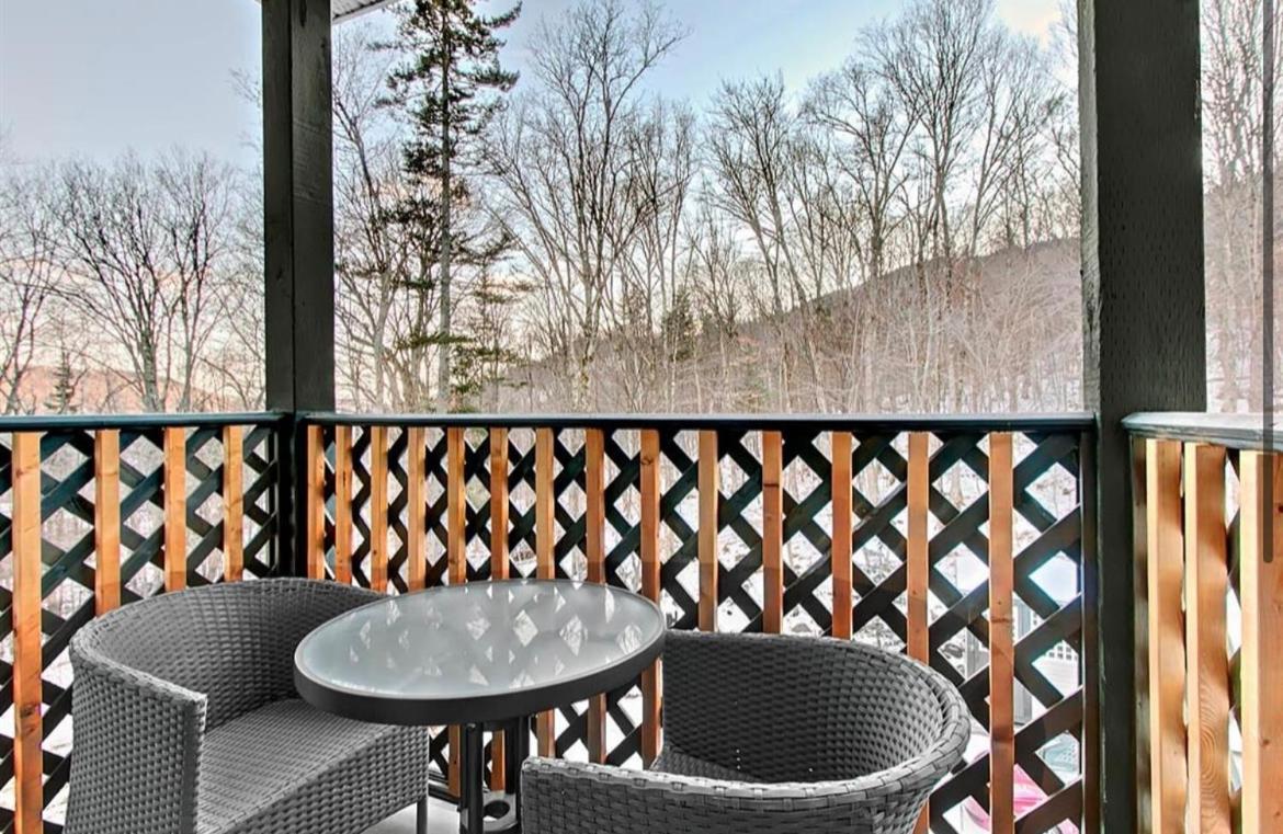 Condo Ski-In Ski-Out Stoneham Ngoại thất bức ảnh